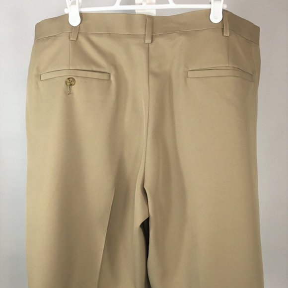 Pro Tour Golf Shorts - Picture 2 of 2